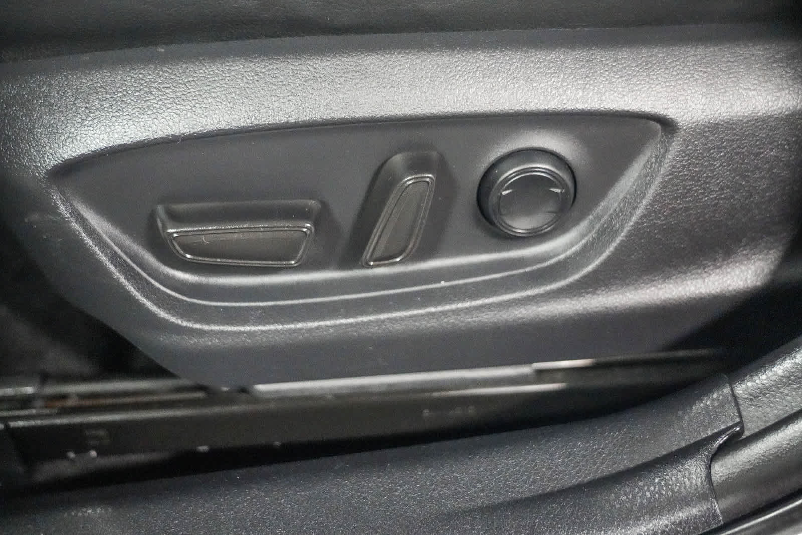 Certified 2019 Toyota Camry SE w/ Carpet Mat Package FWD image 22
