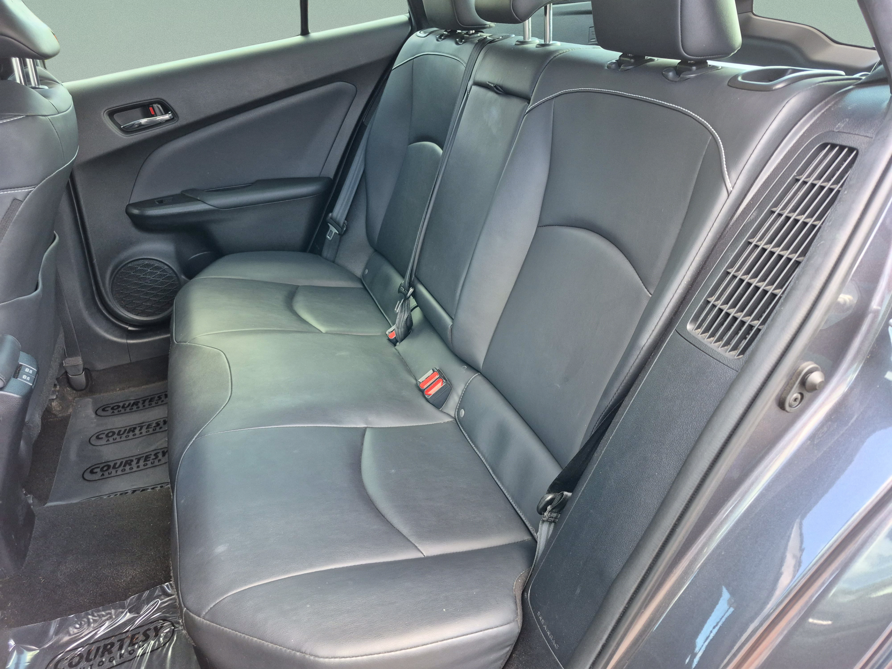 Used 2022 Toyota Prius Prime Limited FWD image 18