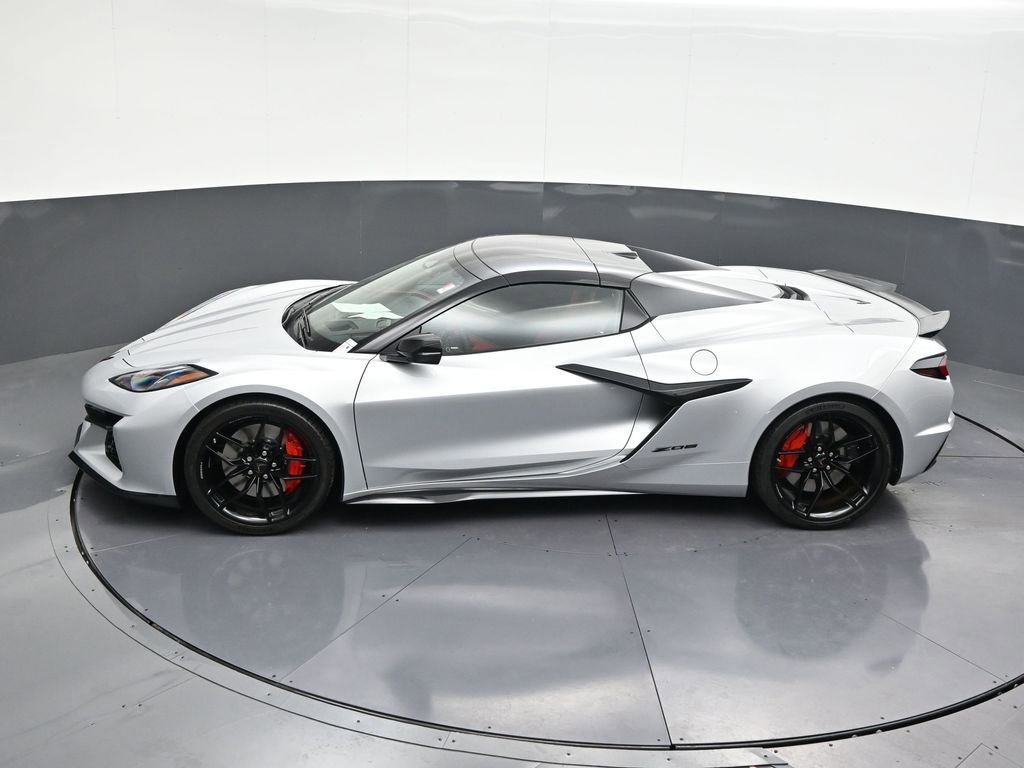 Used 2026 Chevrolet Corvette Z06 w/ Stealth Interior Trim Package image 15