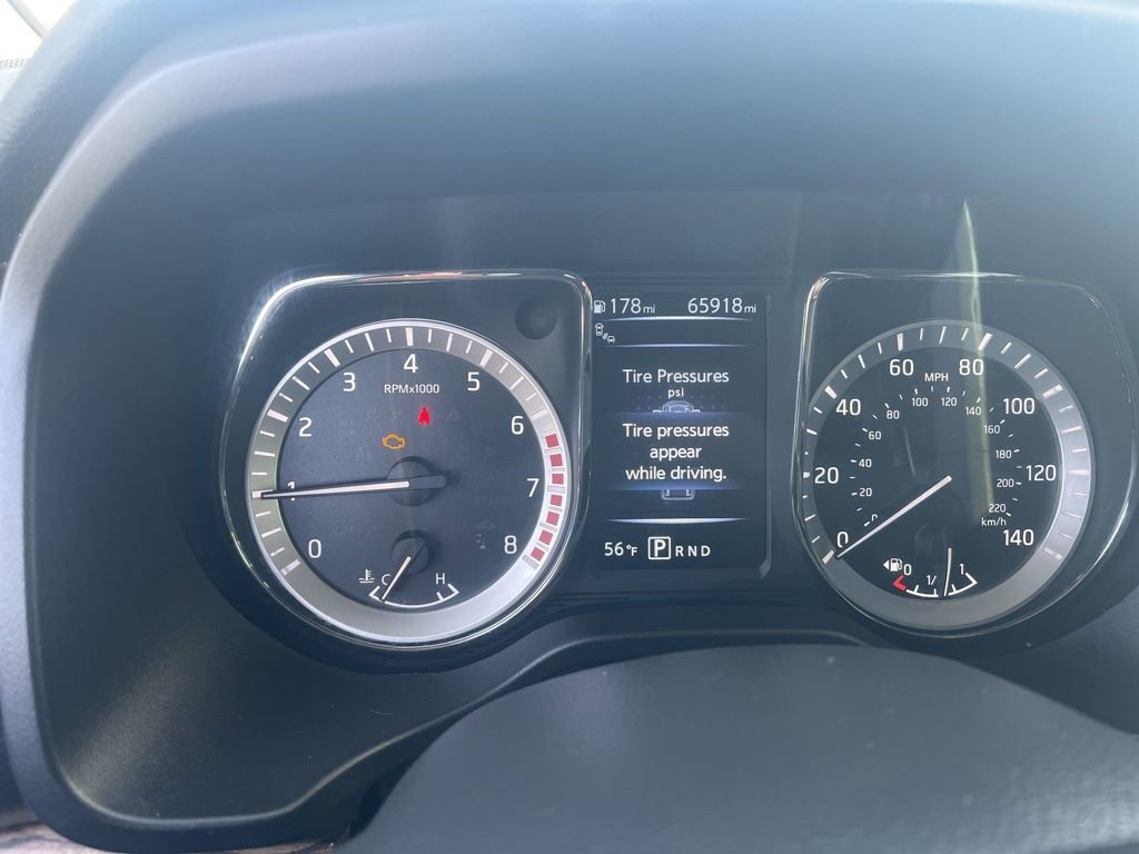 Used 2017 Nissan Titan SL image 9