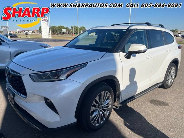 Used 2022 Toyota Highlander Platinum