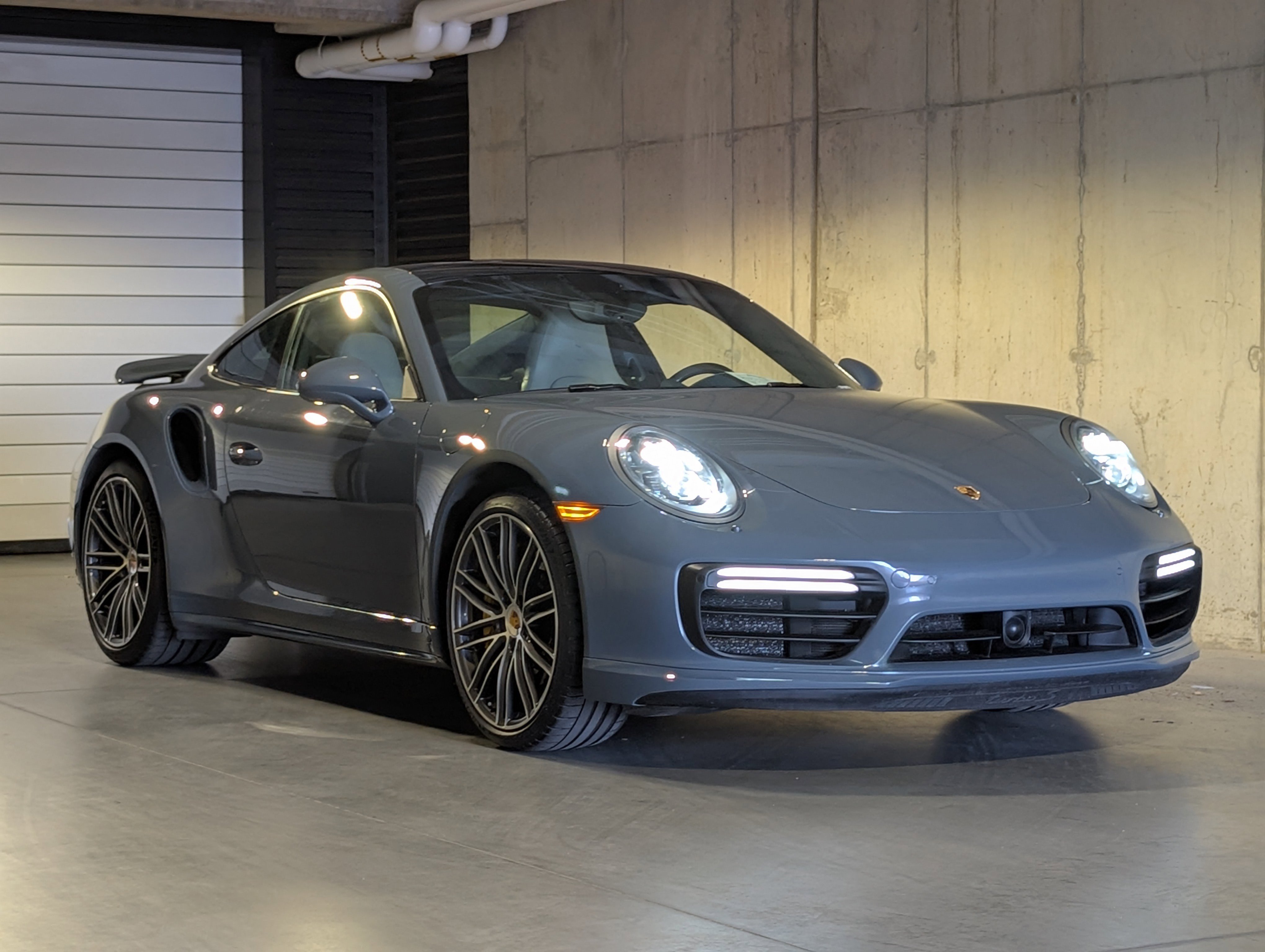 Certified 2017 Porsche 911 Turbo S image 9