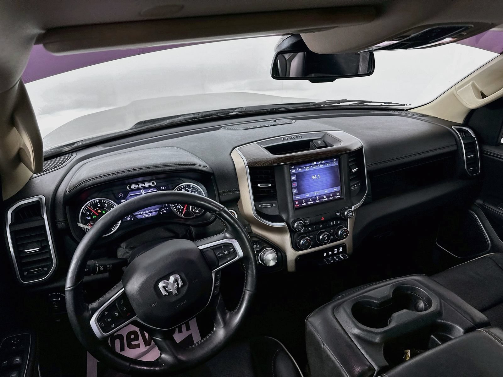Used 2020 RAM 1500 Laramie AWD/4WD image 21