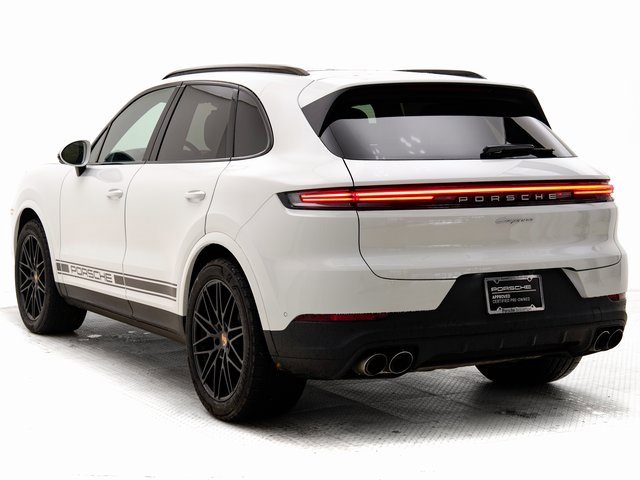 Used 2025 Porsche Cayenne image 3