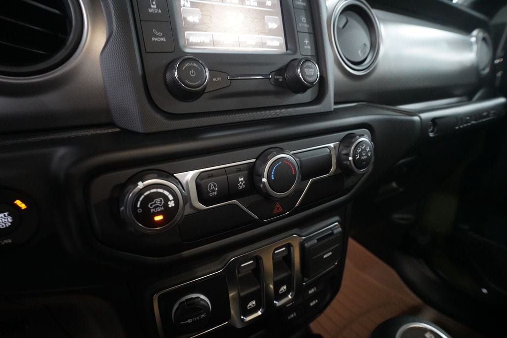 Used 2021 Jeep Wrangler Sport AWD/4WD image 19