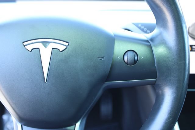 Used 2018 Tesla Model 3 Long Range RWD image 15