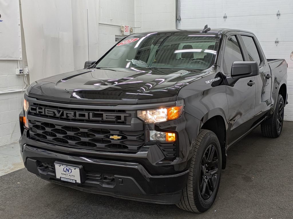 Used 2024 Chevrolet Silverado 1500 Custom image 1