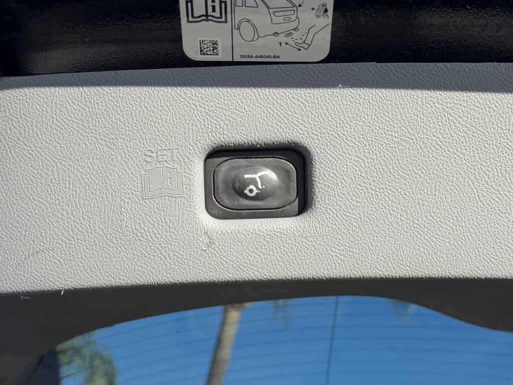 Used 2019 Lincoln Nautilus Reserve image 11