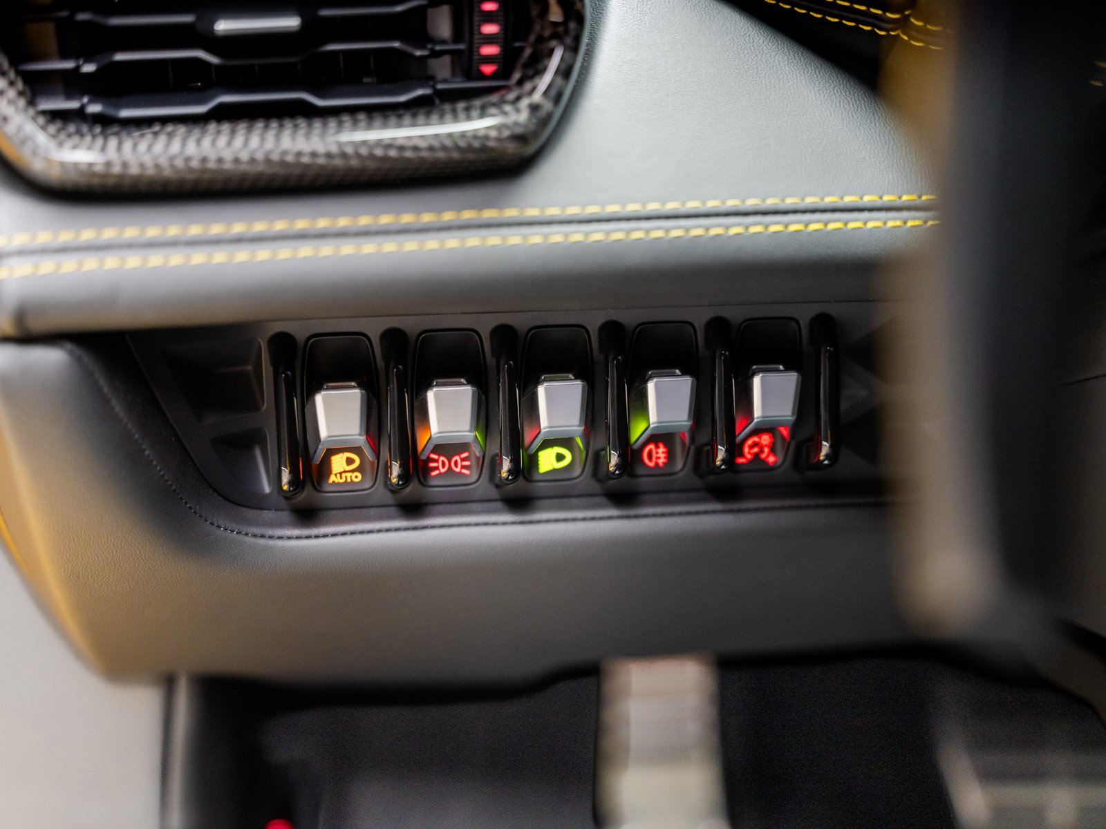 Used 2022 Lamborghini Huracan EVO image 52