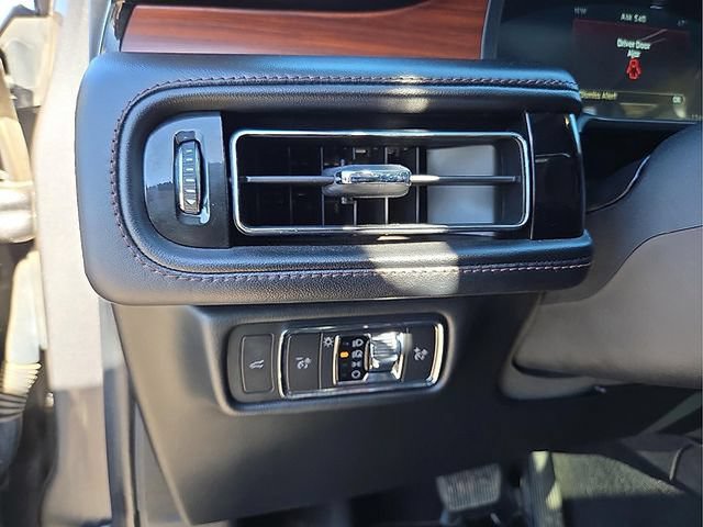 Used 2023 Lincoln Aviator Reserve w/ Elements Package Plus AWD/4WD image 17
