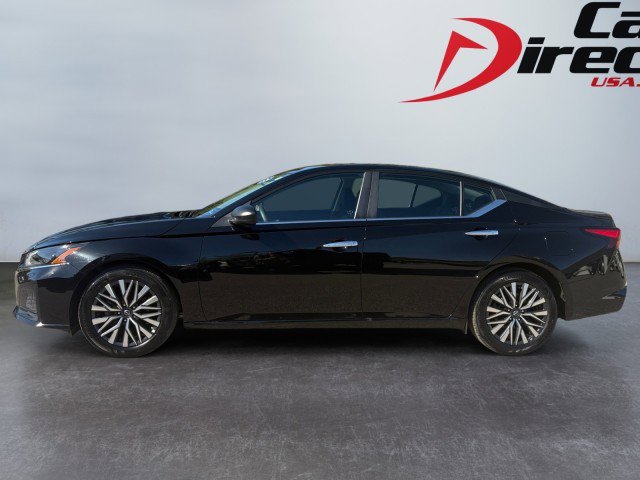Used 2025 Nissan Altima 2.5 SV FWD image 3