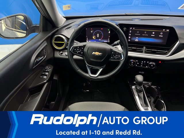 Used 2024 Chevrolet Trax LT w/ Driver Confidence Package FWD image 19