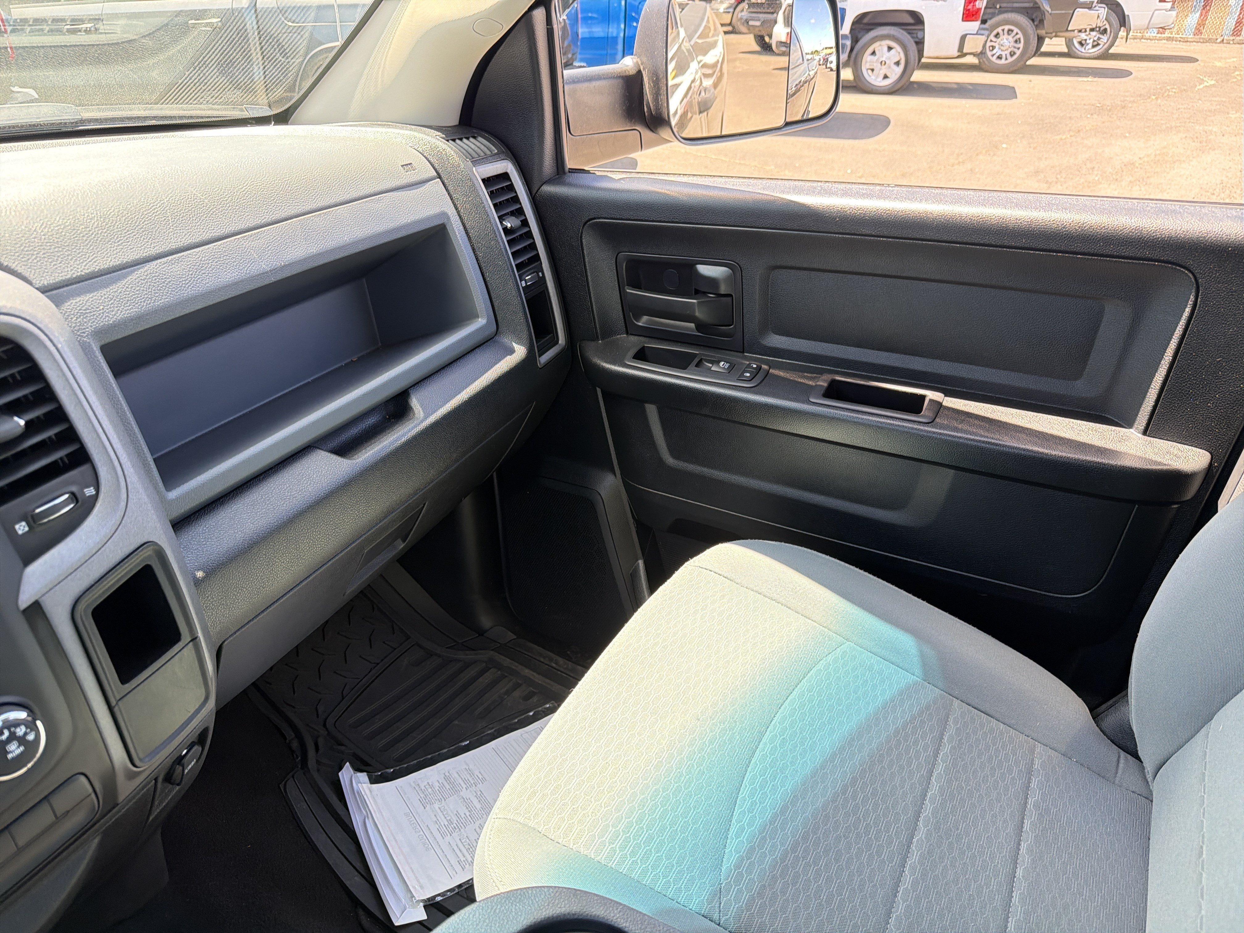 Used 2018 RAM 1500 ST w/ SXT Appearance Group AWD/4WD image 25
