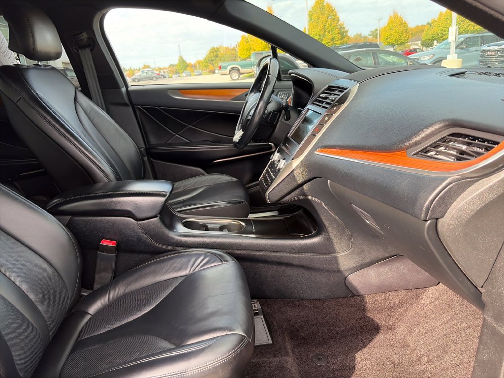 Used 2019 Lincoln MKC Select w/ Select Plus Package FWD image 11