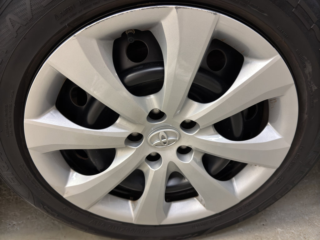 Used 2023 Toyota Corolla LE image 36