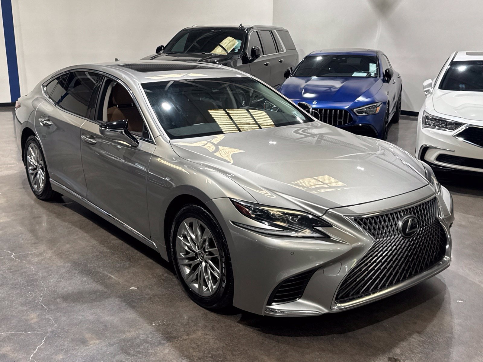 Used 2018 Lexus LS 500 w/ Accessory Package (Z2) RWD image 5