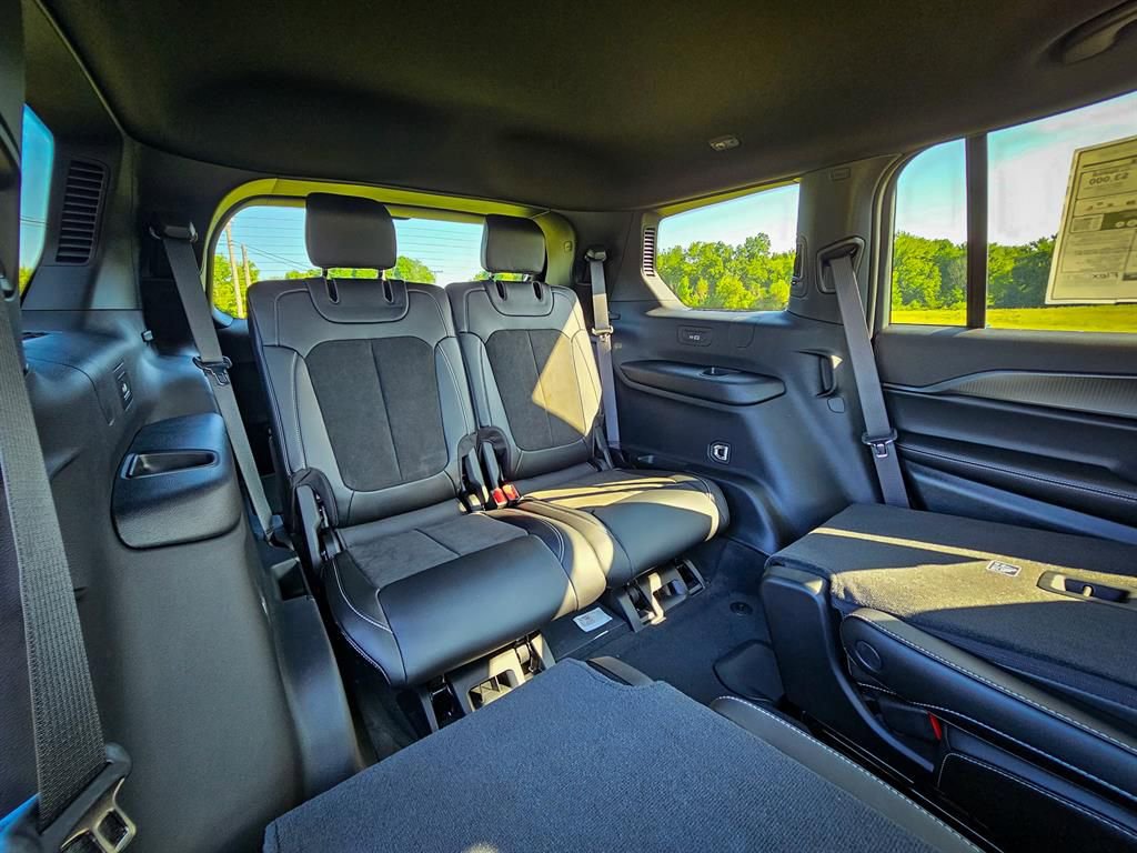 New 2025 Jeep Grand Cherokee L Altitude image 41