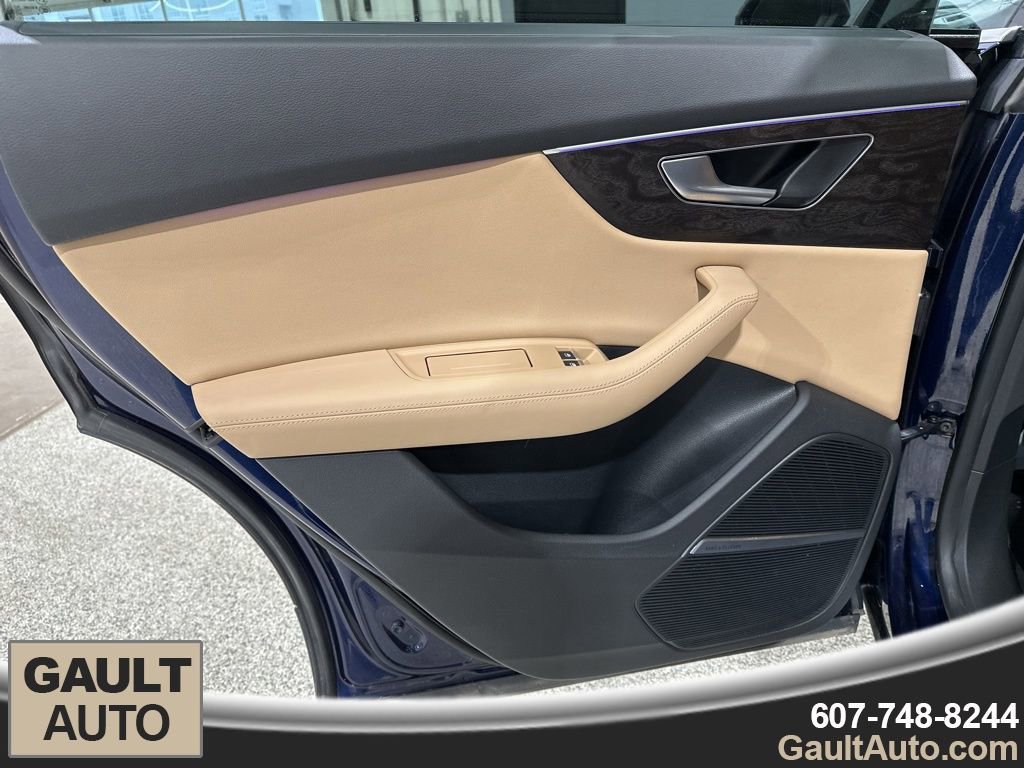 Used 2022 Audi Q8 Prestige w/ Prestige Package image 13