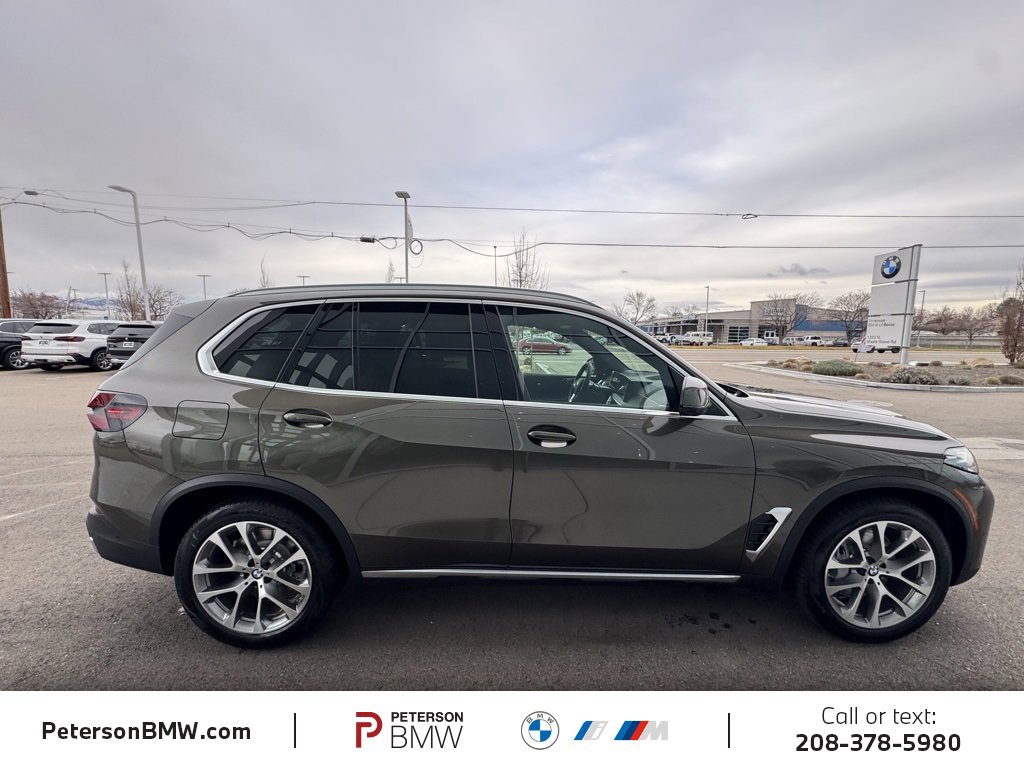 New 2026 BMW X5 xDrive50e image 8