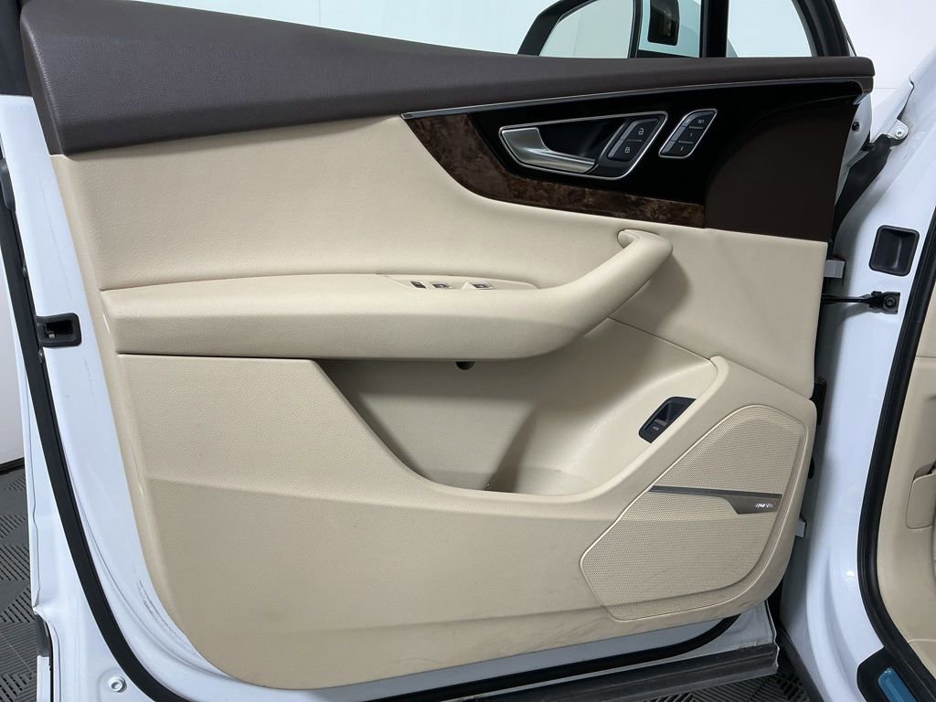 Used 2018 Audi Q7 3.0T Premium Plus w/ Premium Plus Package image 21