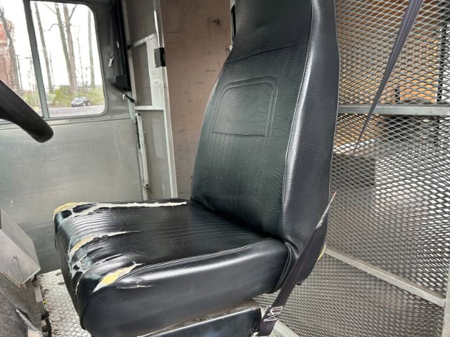 Used 2013 Ford E-350 and Econoline 350 Super Duty w/ Air Conditioning Prep Pkg image 9