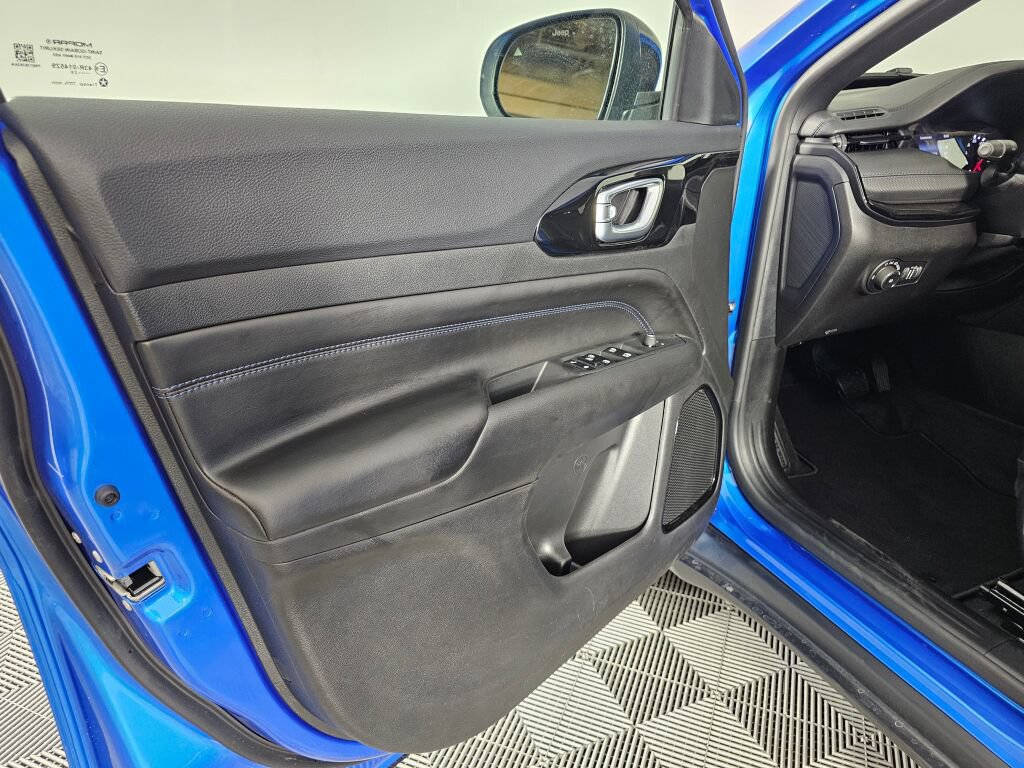 New 2026 Jeep Compass Latitude AWD/4WD image 19