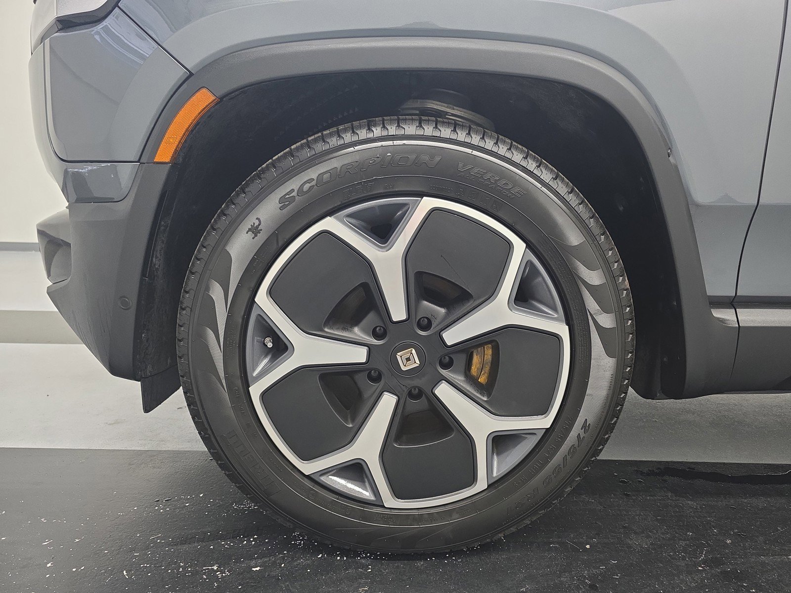 Used 2023 Rivian R1S Adventure AWD/4WD image 9