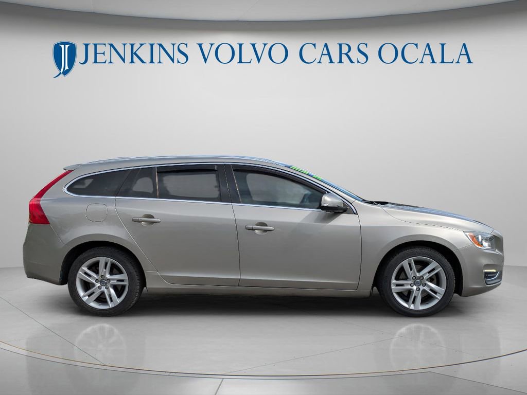 Used 2015 Volvo V60 T5 Premier Plus FWD image 2