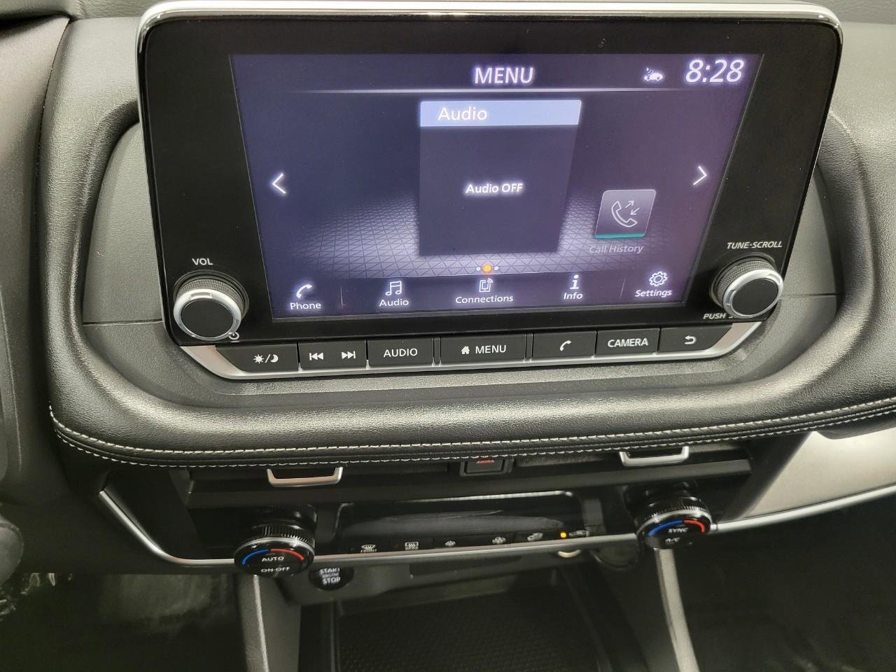 Used 2025 Nissan Rogue SV image 8