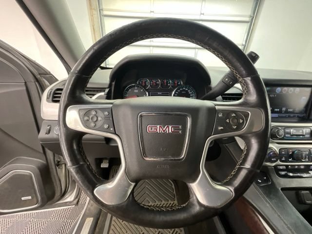 Used 2017 GMC Yukon XL SLT AWD/4WD image 8