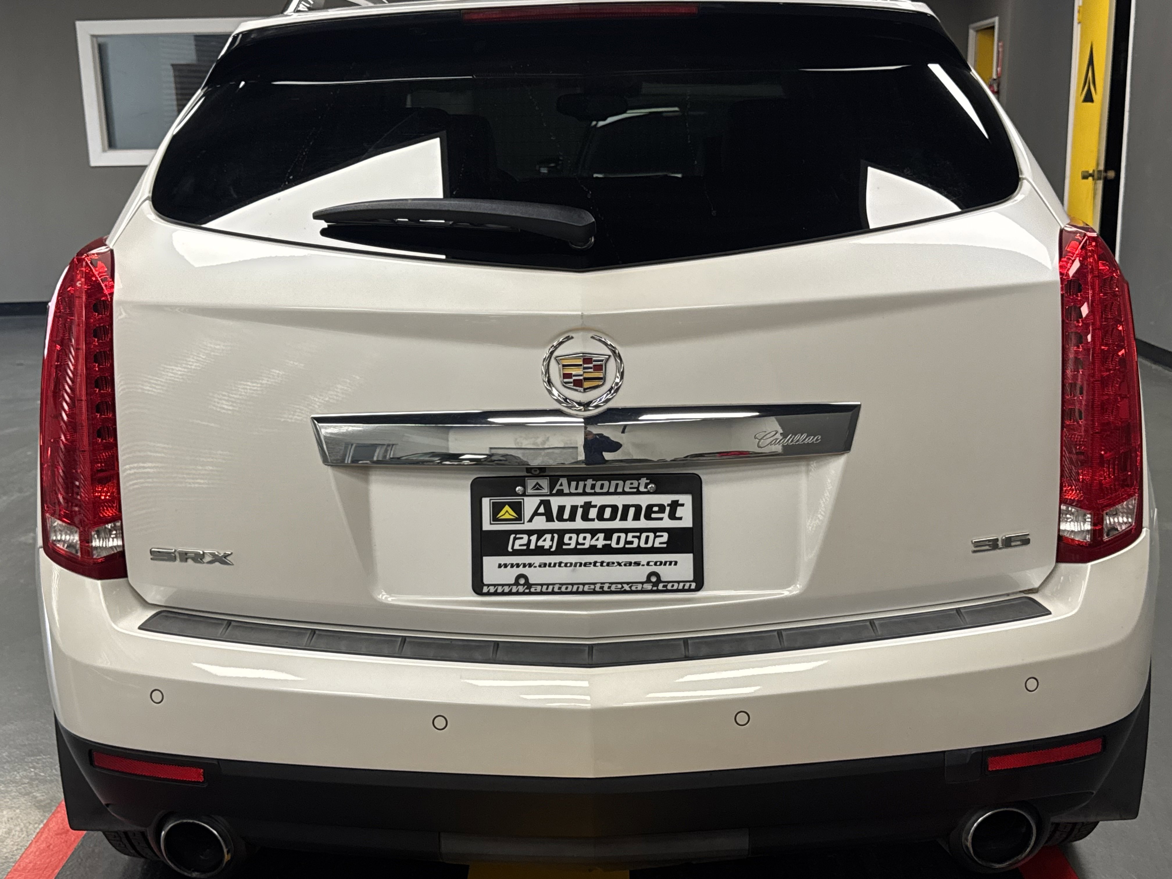 Used 2014 Cadillac SRX Luxury w/ Driver Awareness Package FWD image 6
