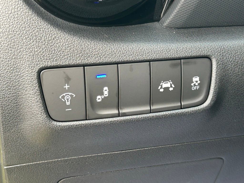 Used 2020 Hyundai Kona Limited image 65