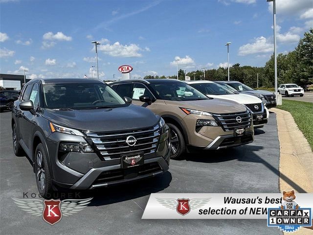 Used 2023 Nissan Armada Platinum w/ Captain's Chairs Package image 33