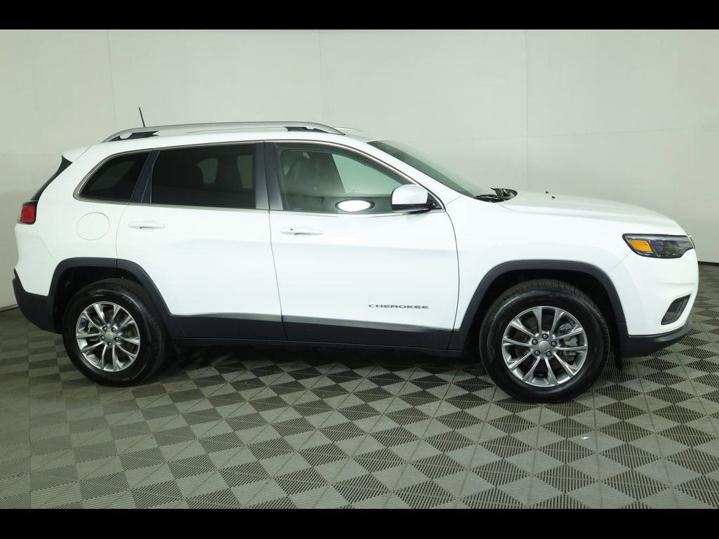 Used 2020 Jeep Cherokee Latitude Plus w/ Cold Weather Group AWD/4WD image 5