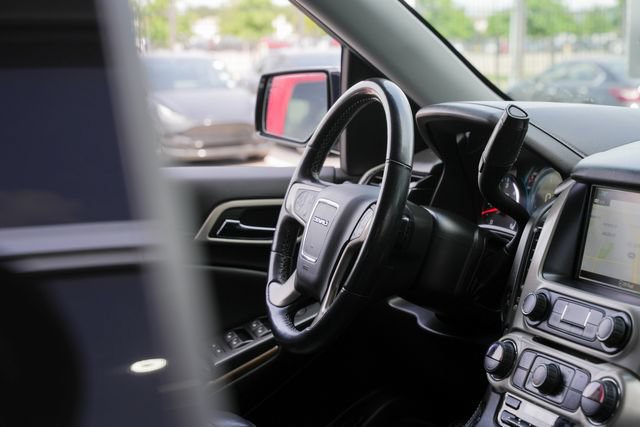 Used 2020 GMC Yukon Denali RWD image 27