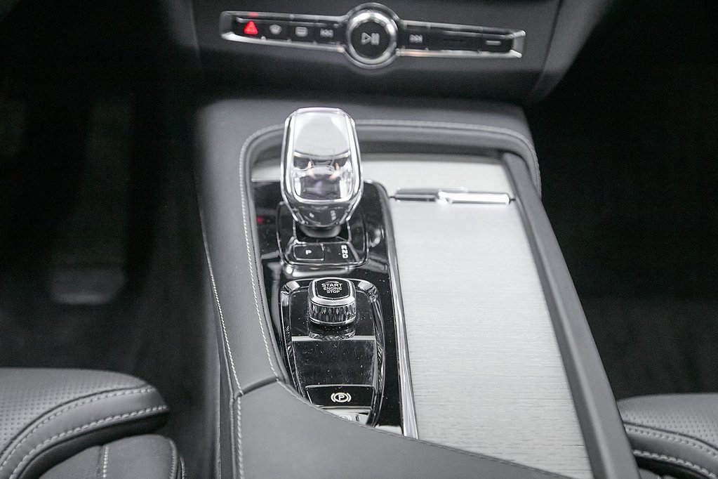 Certified 2024 Volvo V90 B6 Cross Country Ultimate image 40