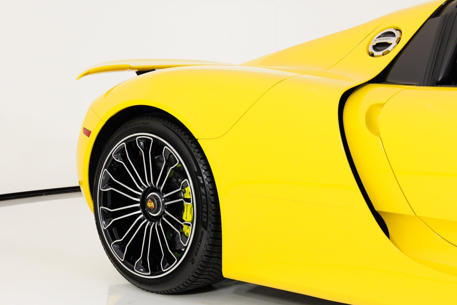 Used 2015 Porsche 918 Spyder AWD/4WD image 56