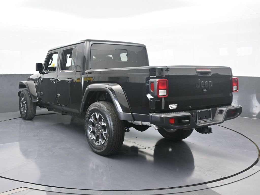 Used 2024 Jeep Gladiator Sport w/ Premium Package image 4