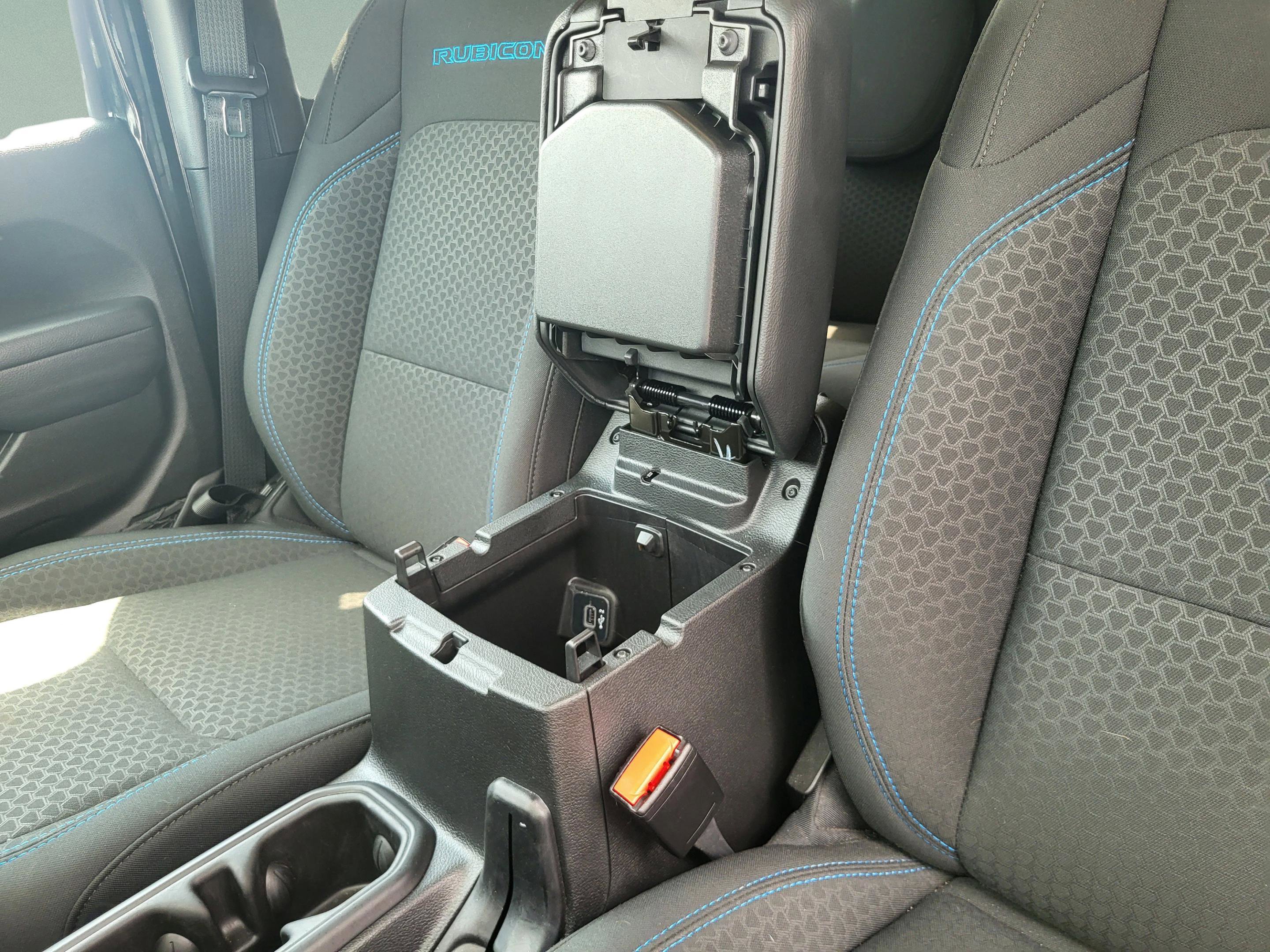 Used 2025 Jeep Wrangler Unlimited Rubicon 4xe w/ Convenience Group image 37