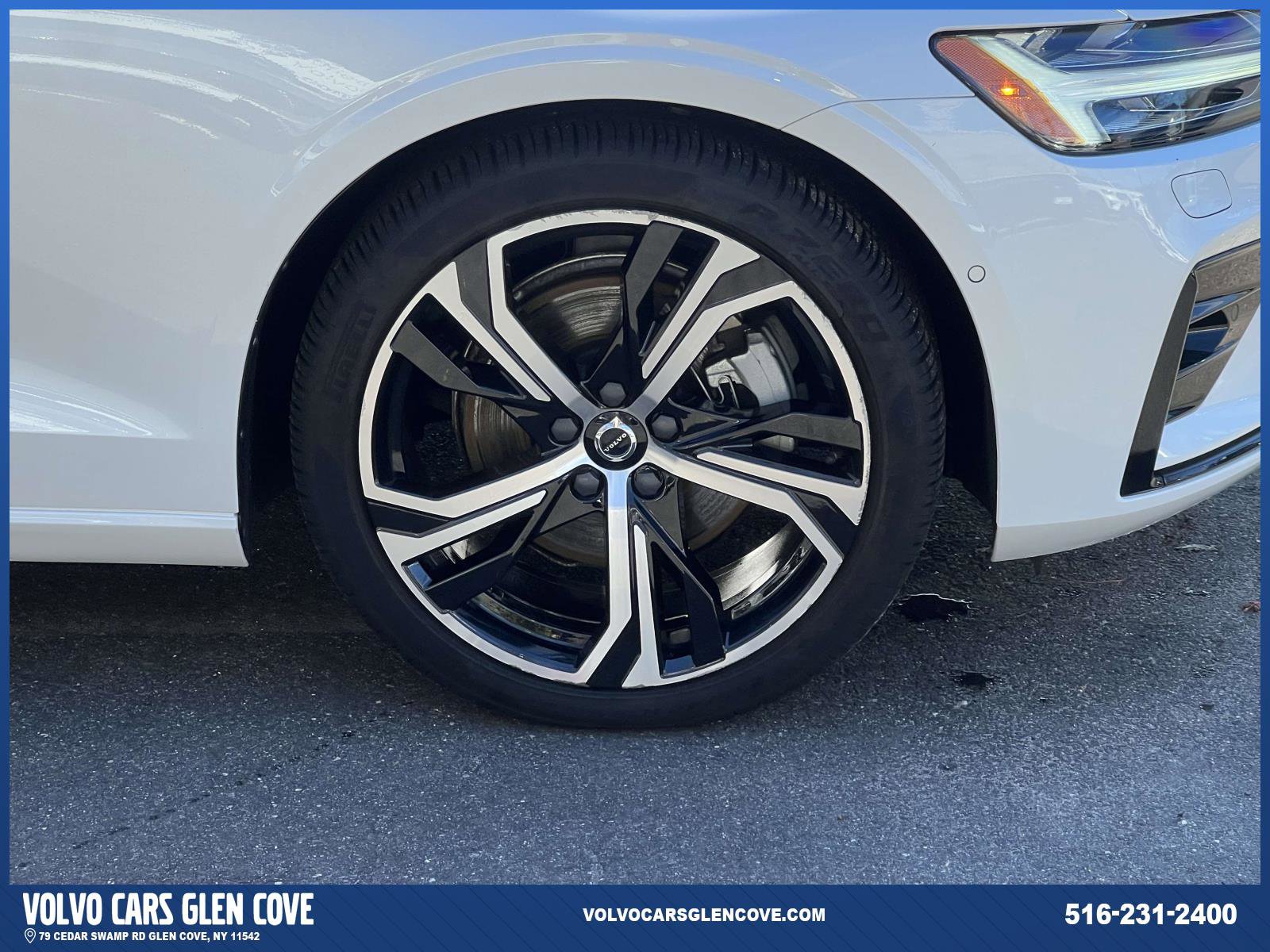 Used 2023 Volvo S60 B5 Plus w/ Climate Package image 6