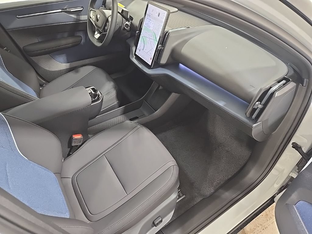 New 2026 Volvo EX30 Plus w/ Climate Package AWD/4WD image 17