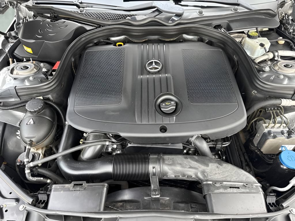 Used 2014 Mercedes-Benz E 250 BlueTEC Sedan image 34