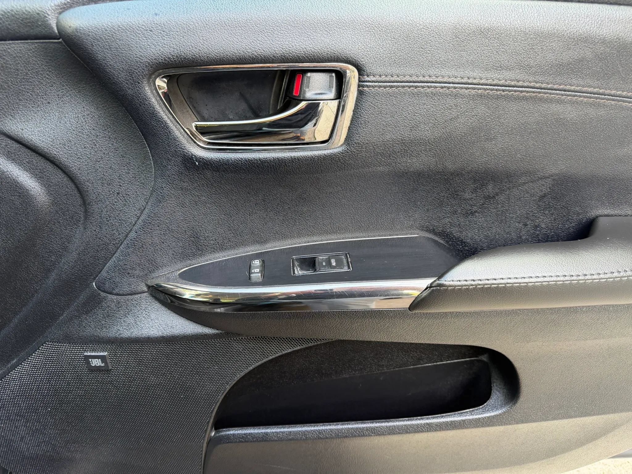 Used 2016 Toyota Avalon Limited w/ Toyota Safety Sense Package FWD image 8