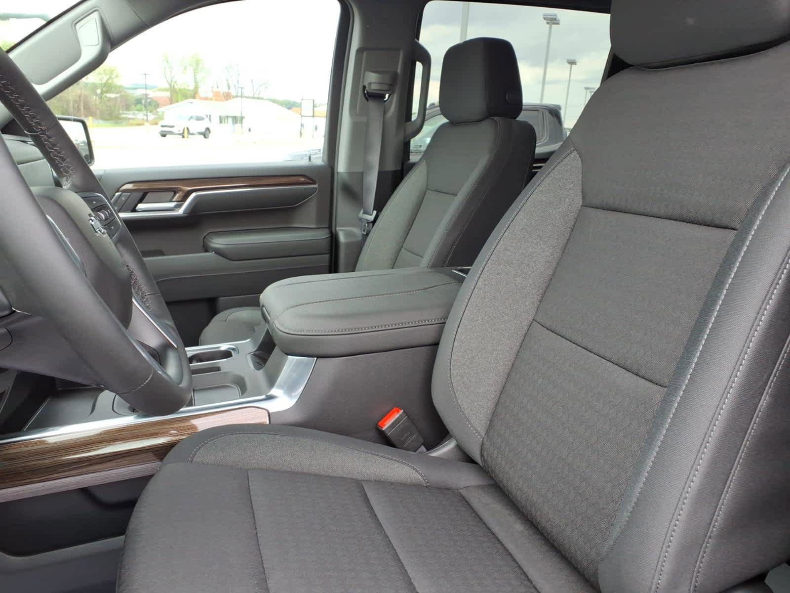 New 2026 Chevrolet Silverado 1500 LT Trail Boss w/ Convenience Package II AWD/4WD image 4