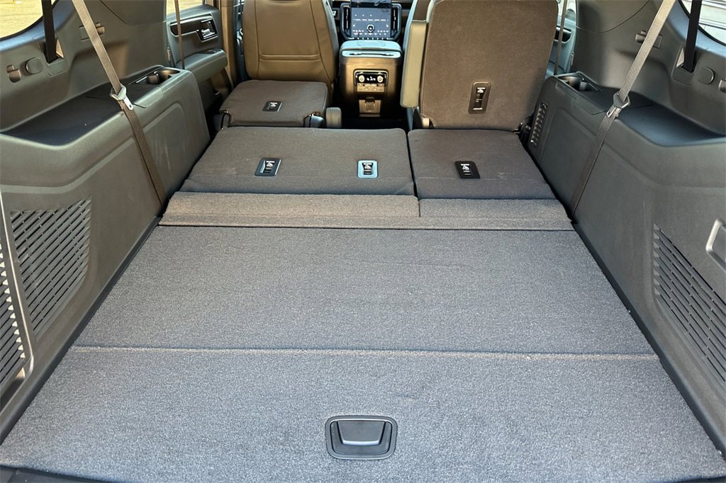 New 2026 GMC Yukon XL AT4 image 15