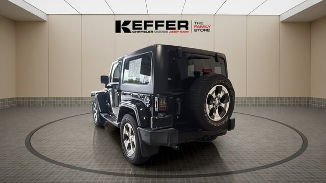 Used 2016 Jeep Wrangler Sahara w/ Connectivity Group AWD/4WD image 3