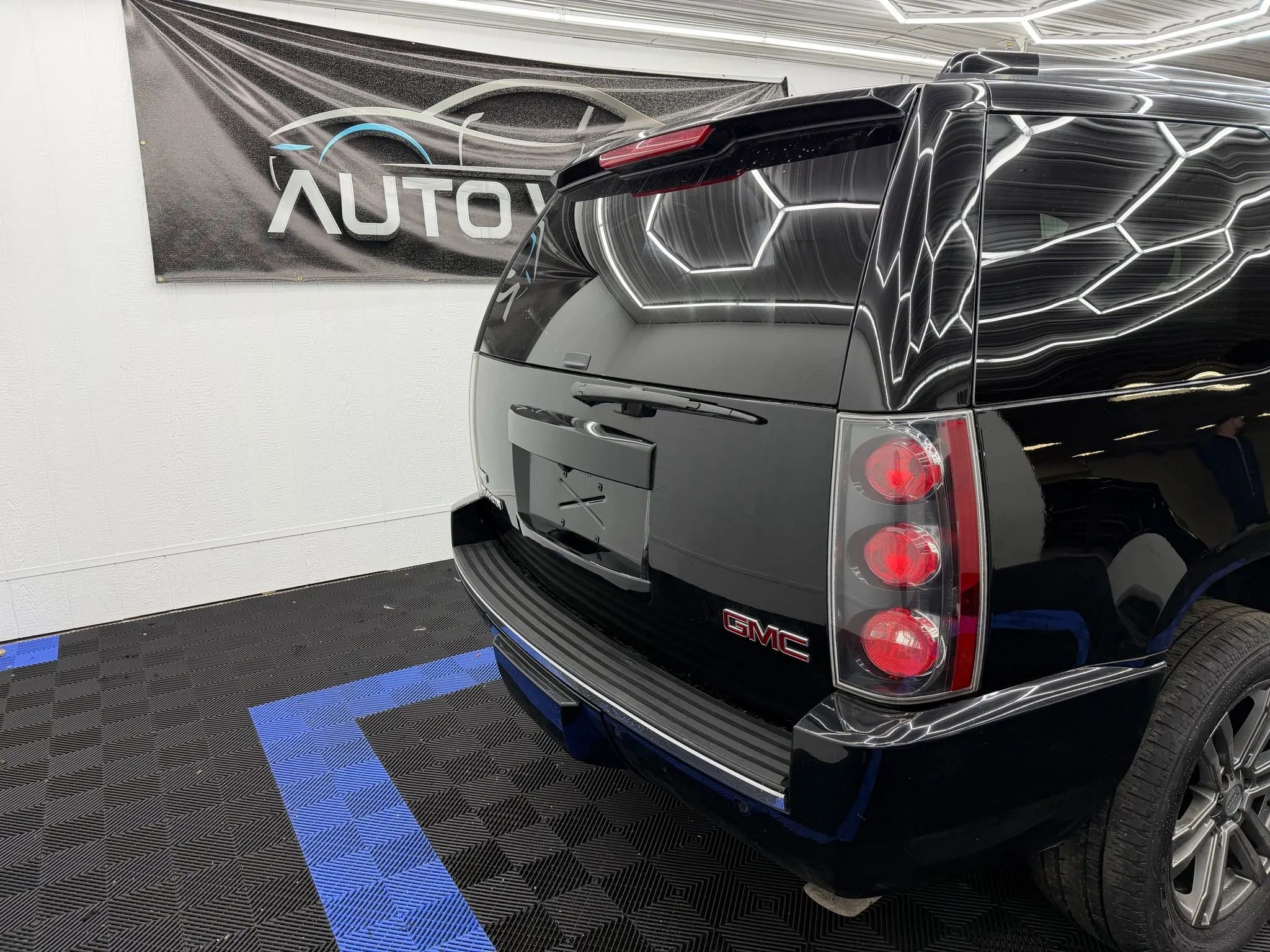 Used 2012 GMC Yukon Denali image 3