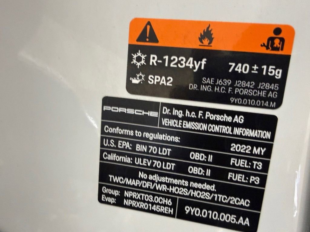 Used 2022 Porsche Cayenne Platinum Edition image 45