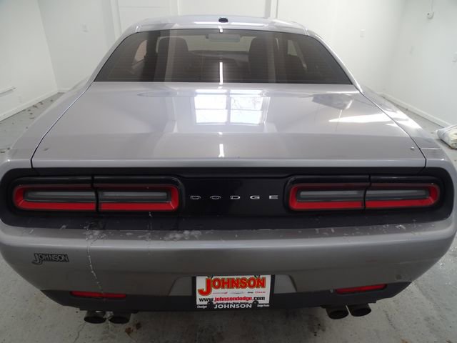 Used 2017 Dodge Challenger SXT image 18