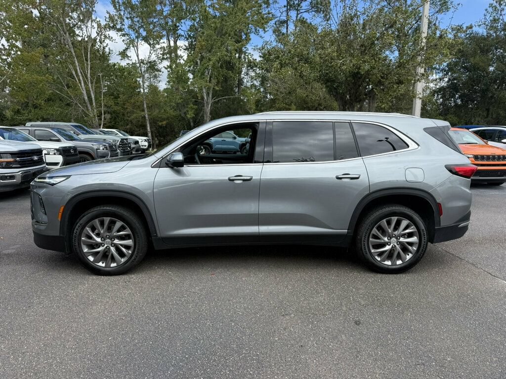 Used 2026 Buick Enclave Preferred FWD image 2